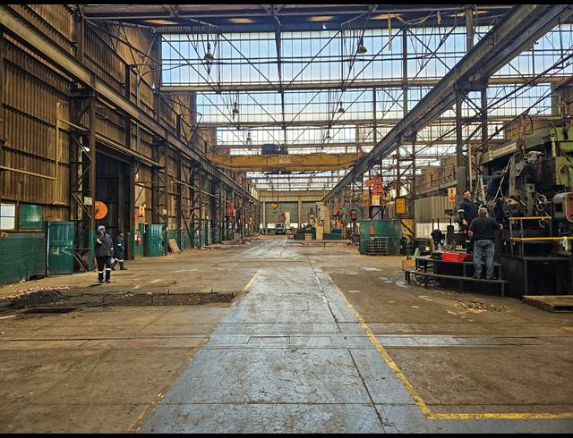 4,142M² FACTORY TO LET IN DUNCANVILLE